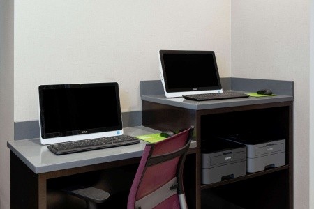 La Quinta Inn And Suites New York City Central Park - 58