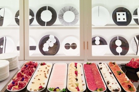 Španielsko Barcelona H10 Universitat 10 dňový pobyt Raňajky Letecky Letisko: Praha October 2025 (12/10/25-21/10/25)