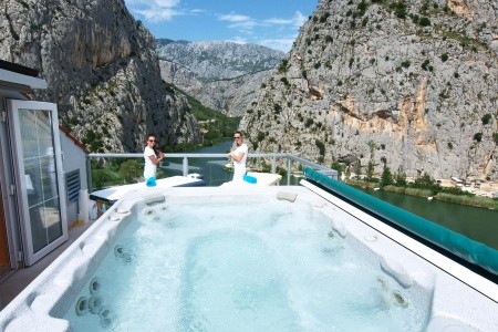 Chorvátsko Omiš Villa Rajski Dvor 11 dňový pobyt Raňajky Letecky Letisko: Praha October 2025 ( 2/10/25-12/10/25)