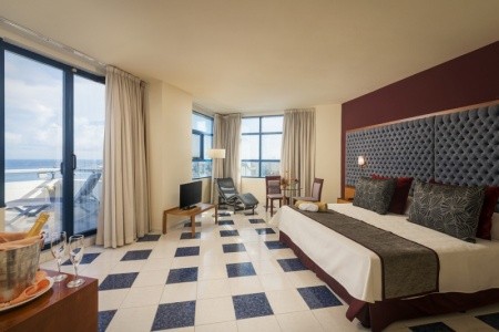 Aston Panorama, El Patriarca Varadero 18+ - 40