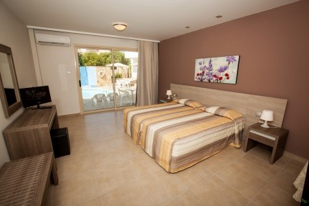 Cyprus Paphos (Pafos) Apartmány Crystallo 16 dňový pobyt Bez stravy Letecky Letisko: Katovice January 2026 ( 3/01/26-18/01/26)