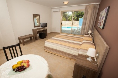 Cyprus Paphos (Pafos) Apartmány Crystallo 16 dňový pobyt Bez stravy Letecky Letisko: Katovice January 2026 ( 3/01/26-18/01/26)