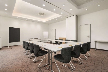 Super 8 by Wyndham Munich City North - 23