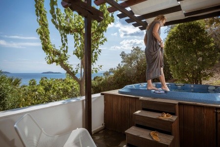 Grécko Skiathos Aegean Suites 10 dňový pobyt All Inclusive Letecky Letisko: Viedeň June 2026 (30/06/26- 9/07/26)