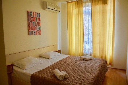 Rainbow 2 Beach Apartments - 10