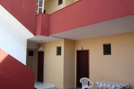 Studia A Apartmány Irini - 3