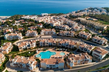 Nau Salema Beach Village