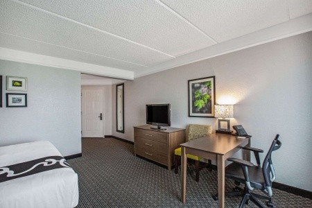 USA Miami La Quinta Inn & Suites Miami Airport West 14 dňový pobyt Raňajky Letecky Letisko: Praha October 2025 (24/10/25- 6/11/25)