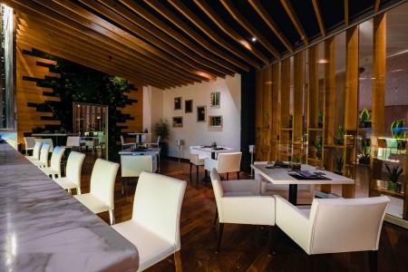 Katar Doha Hilton Doha 8 dňový pobyt Raňajky Letecky Letisko: Praha July 2026 (26/07/26- 2/08/26)