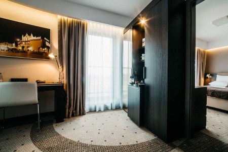 Poľsko Krakov Q Hotel Plus Krakow 7 dňový pobyt Raňajky Vlastná July 2026 (25/07/26-31/07/26)