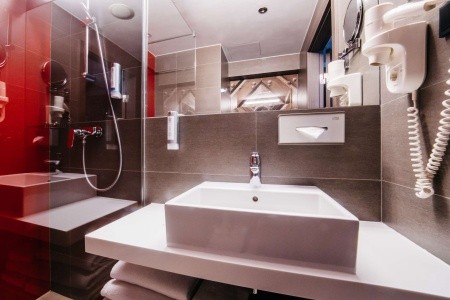 Poľsko Krakov Q Hotel Plus Krakow 7 dňový pobyt Raňajky Vlastná July 2026 (25/07/26-31/07/26)