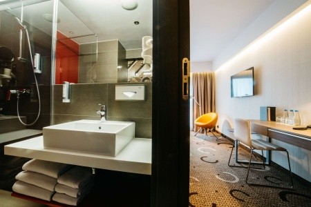 Poľsko Krakov Q Hotel Plus Krakow 7 dňový pobyt Raňajky Vlastná July 2026 (25/07/26-31/07/26)