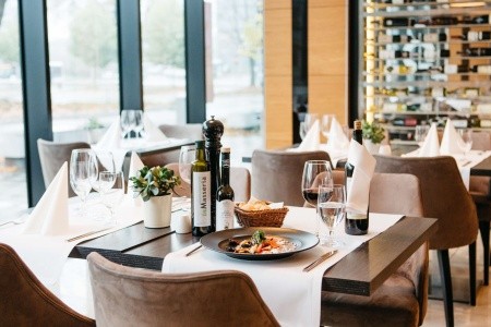 Poľsko Krakov Q Hotel Plus Krakow 7 dňový pobyt Raňajky Vlastná July 2026 (25/07/26-31/07/26)