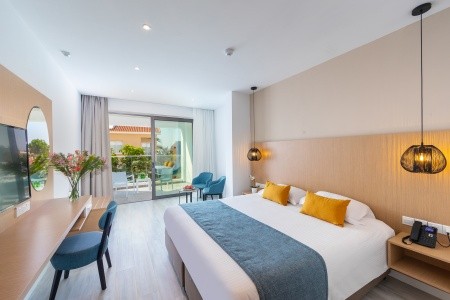 Leonardo Crystal Cove & Spa By The Sea - 25