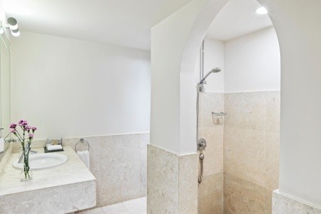 Omán Salalah Fanar Beach Resort & Residence 8 dňový pobyt All Inclusive Letecky Letisko: Bratislava May 2026 ( 2/05/26- 9/05/26)