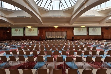 DoubleTree by Hilton Bratislava - 32