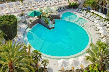 Seaside Sandy Beach - 3