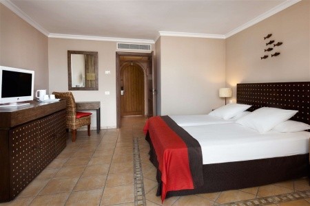 Seaside Sandy Beach - 10