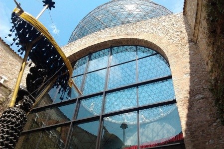 PO STOPÁCH SLAVNÝCH ARCHITEKTŮ A MALÍŘŮ KATALÁNSKA - 1