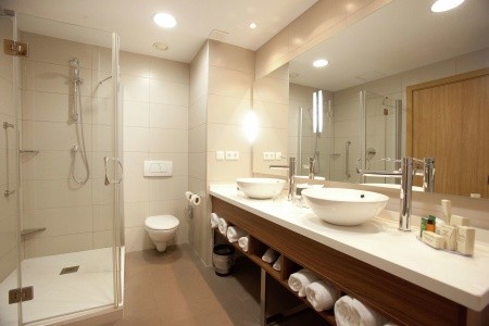 Španielsko Costa Del Sol Hilton Garden Inn Málaga 4 dňový pobyt Polpenzia Letecky Letisko: Viedeň March 2026 (10/03/26-13/03/26)