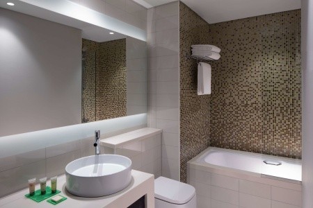 Spojené arabské emiráty Dubaj Hyatt Place Dubai Jumeirah 9 dňový pobyt Raňajky Letecky Letisko: Praha May 2026 ( 5/05/26-13/05/26)