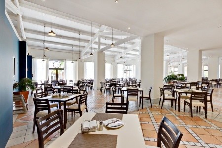 Impressive Playa Granada Golf
