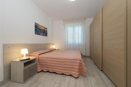 Sunbeach Apartments - 44