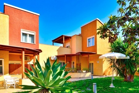 Taliansko Sicília Unahotels Naxos Beach Resort 8 dňový pobyt Polpenzia Letecky Letisko: Praha July 2026 (24/07/26-31/07/26)