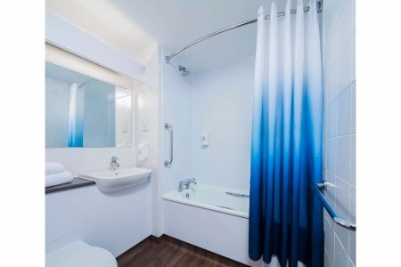 Travelodge London Central City Road - 9