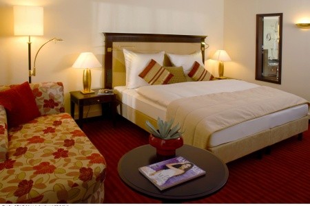 Schloss Lebenberg - 100