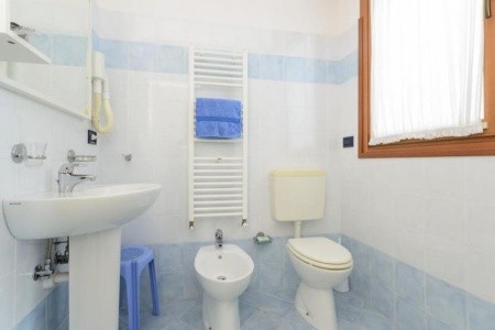 Sunbeach Apartments - 8