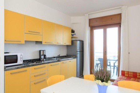 Sunbeach Apartments - 9