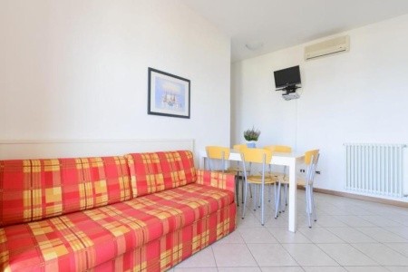 Sunbeach Apartments - 32