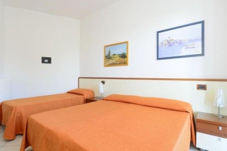 Sunbeach Apartments - 33