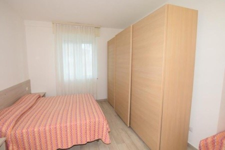 Sunbeach Apartments - 39