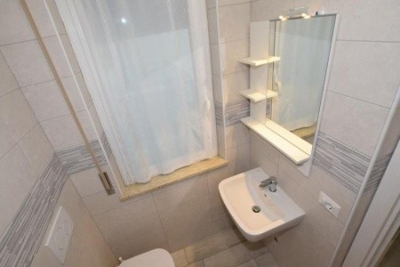 Sunbeach Apartments - 41