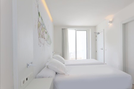 Španielsko Mallorca Iberostar Waves Bahia De Palma (Ex  Royal Cupido) 6 dňový pobyt Raňajky Letecky Letisko: Viedeň October 2025 ( 3/10/25- 8/10/25)