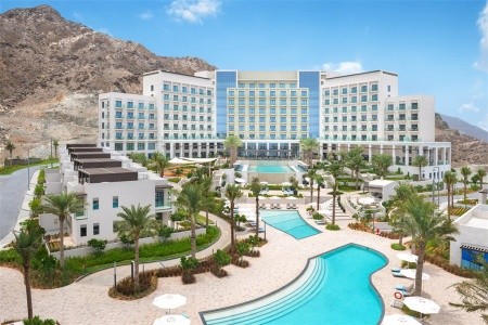 Address Beach Resort Fujairah - Spojené arabské emiráty na podzim