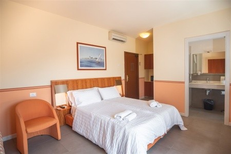 Taliansko Lago di Garda Romeo 8 dňový pobyt Polpenzia Vlastná October 2025 ( 7/10/25-14/10/25)