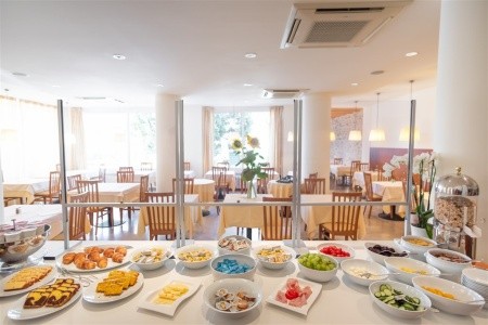 Taliansko Lago di Garda Romeo 8 dňový pobyt Polpenzia Vlastná October 2025 ( 7/10/25-14/10/25)