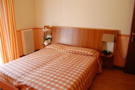 Taliansko Lago di Garda Romeo 8 dňový pobyt Polpenzia Vlastná October 2025 ( 7/10/25-14/10/25)