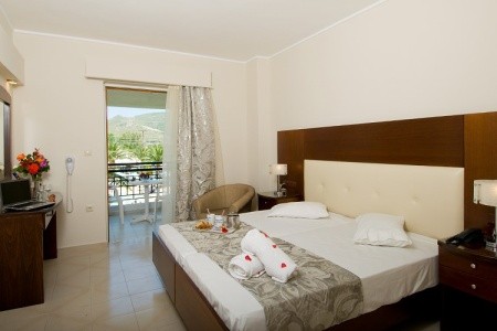 Golden Sun Hotel - 8