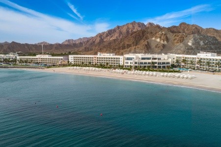 Spojené arabské emiráty Fujairah Radisson Blu Fujairah 14 dňový pobyt Light All inclusive Letecky Letisko: Praha september 2024 ( 6/09/24-19/09/24)