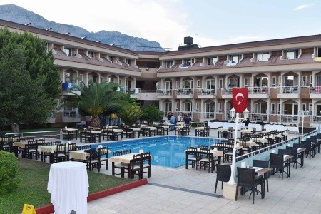 Ares Club Hotel