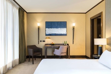 Česká republika Praha a okolie Carlo IV Prague 4 dňový pobyt Raňajky Vlastná November 2026 (26/11/26-29/11/26)