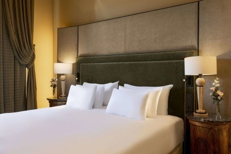 Česká republika Praha a okolie Carlo IV Prague 4 dňový pobyt Raňajky Vlastná November 2026 (26/11/26-29/11/26)