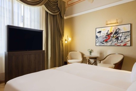 Česká republika Praha a okolie Carlo IV Prague 4 dňový pobyt Raňajky Vlastná November 2026 (26/11/26-29/11/26)