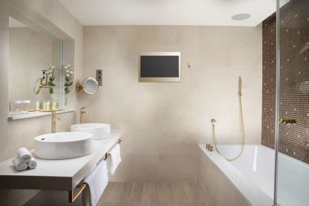 Česká republika Praha a okolie Hilton Prague 4 dňový pobyt Raňajky Vlastná June 2026 (28/06/26- 1/07/26)