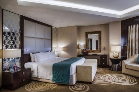 Crowne Plaza Dubai - Deira - 26
