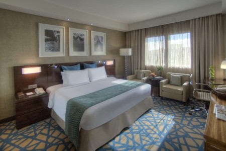 Crowne Plaza Dubai - Deira - 36